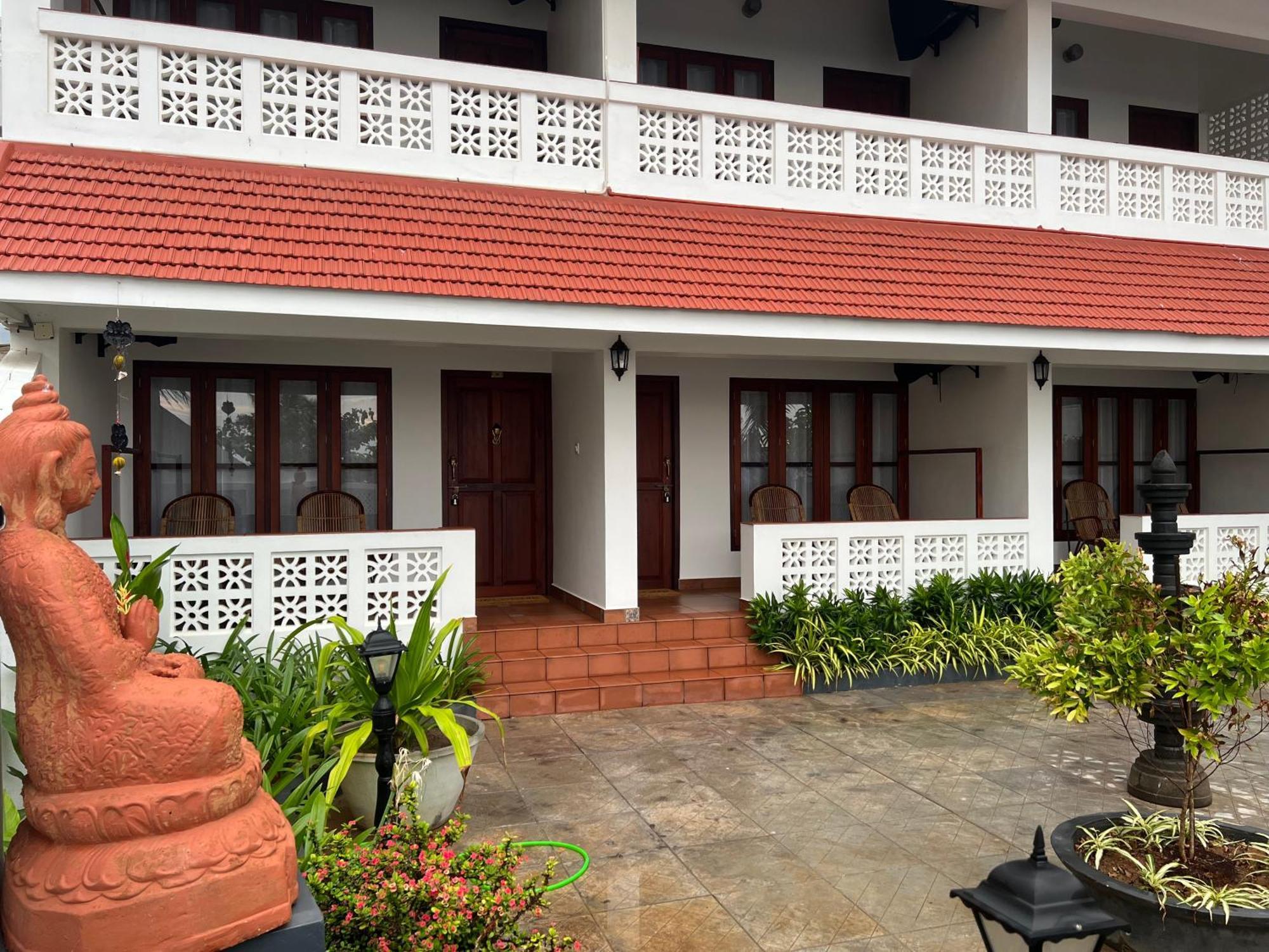 Buddha Beach Hotel 코발람비치 외부 사진